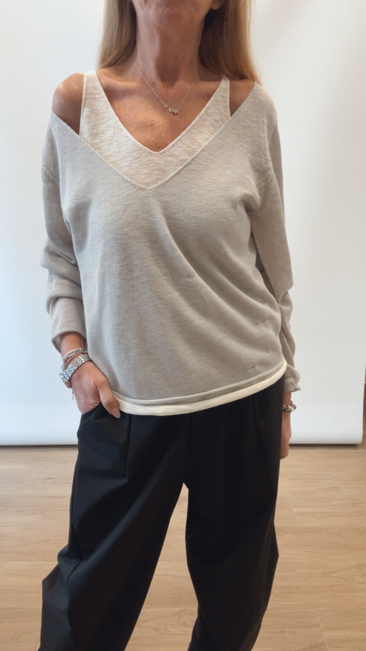 Maglia doppio scollo a V