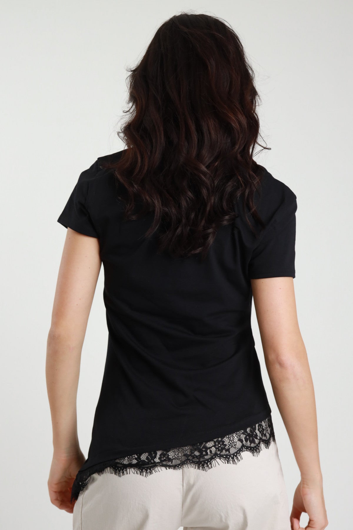 T-SHIRT CON RIPRESA + PIZZO