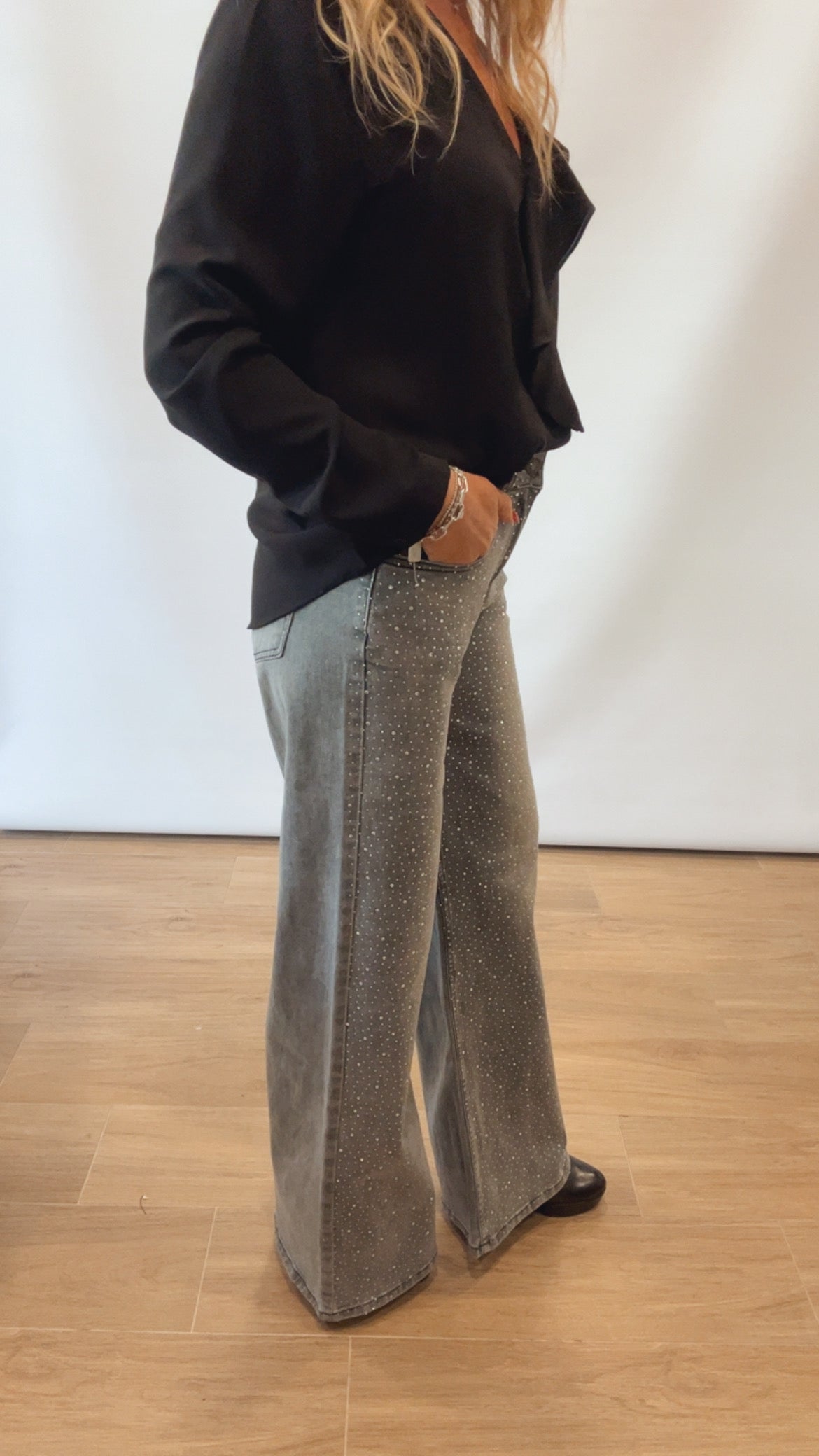 Jeans grigio borchie