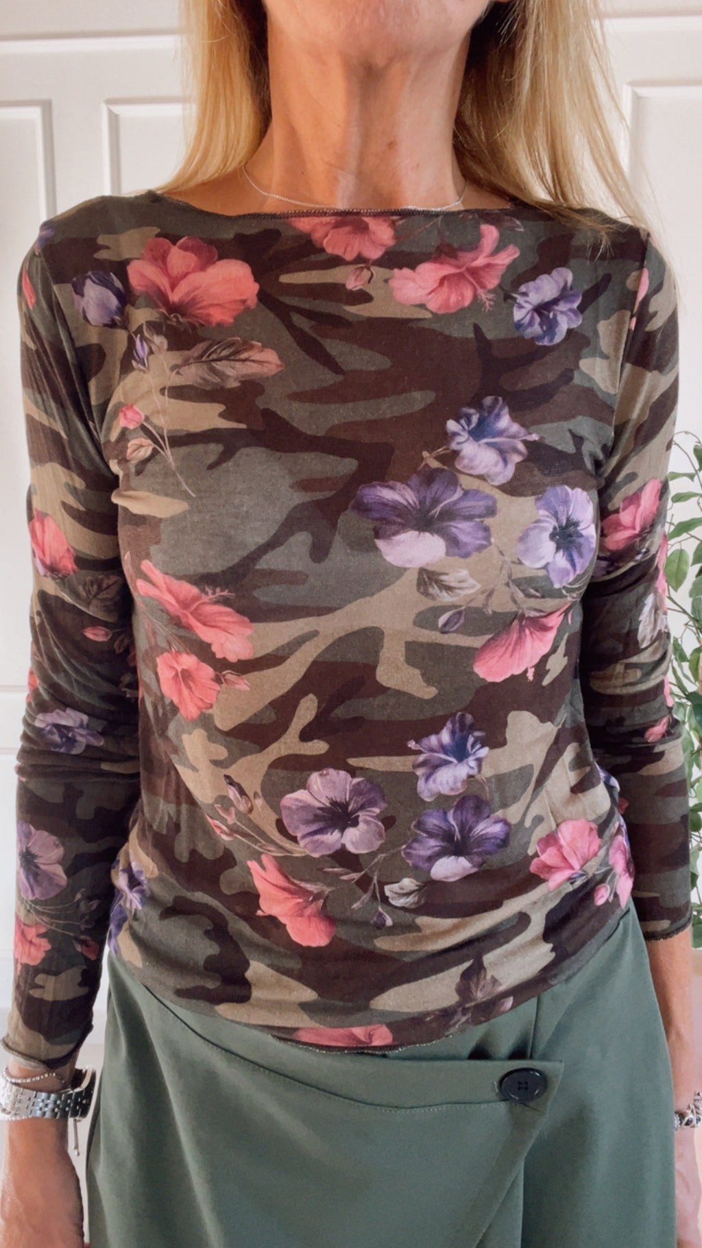 Maglia cashmere flowers army