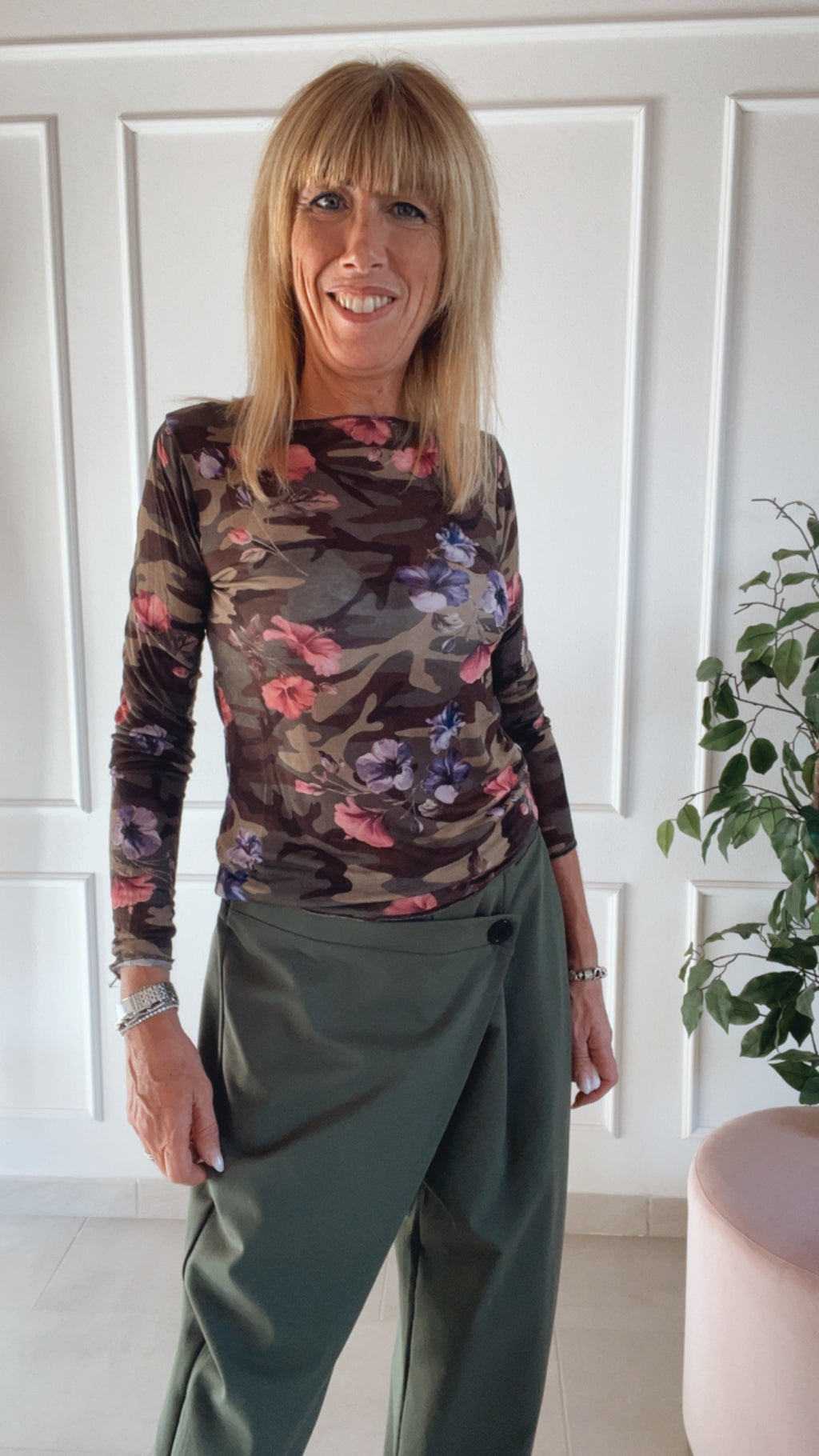 Maglia cashmere flowers army