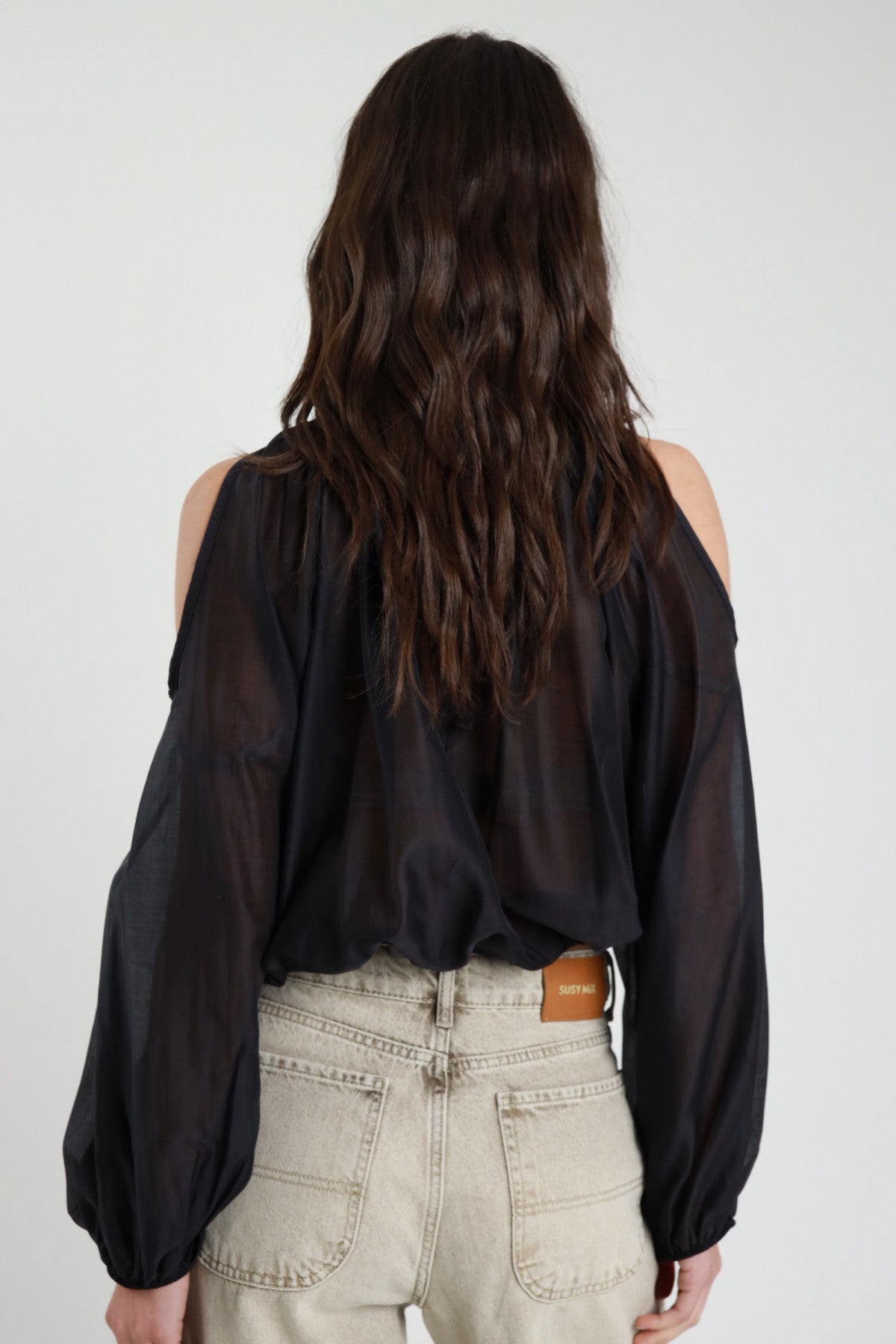 BLUSA CUT-OUT