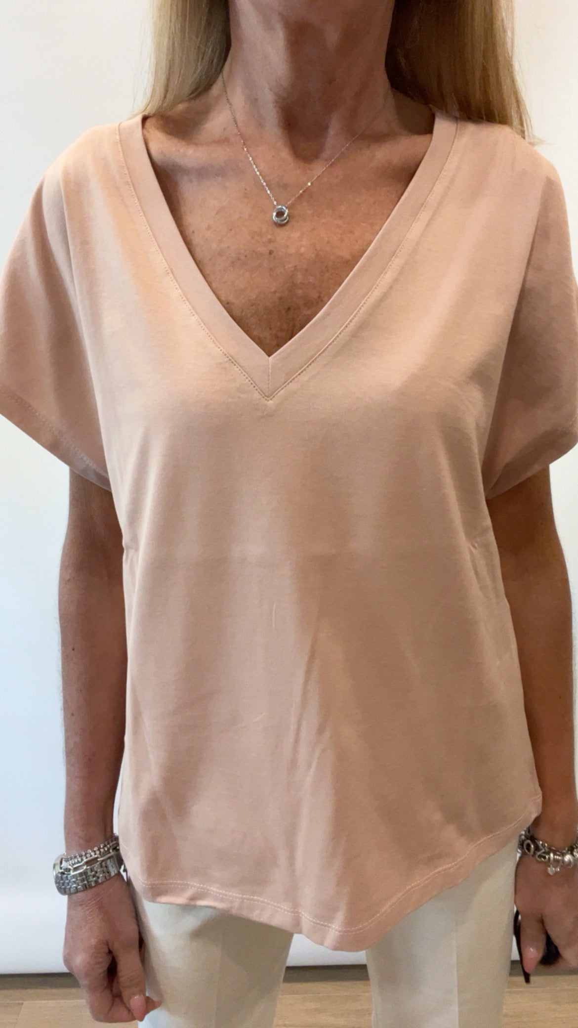 T-Shirt V