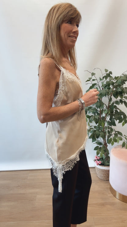 Top pizzo asimmetrico