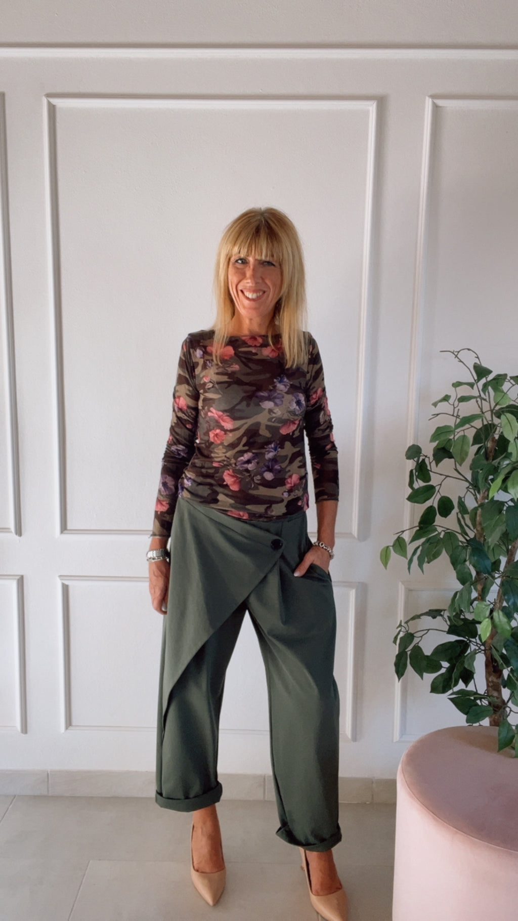 Maglia cashmere flowers army