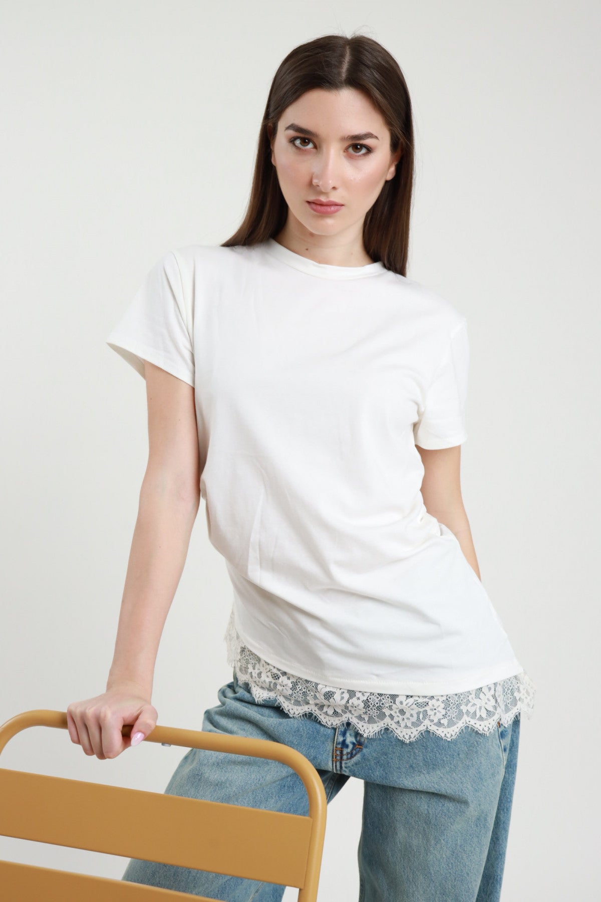 T-SHIRT CON RIPRESA + PIZZO