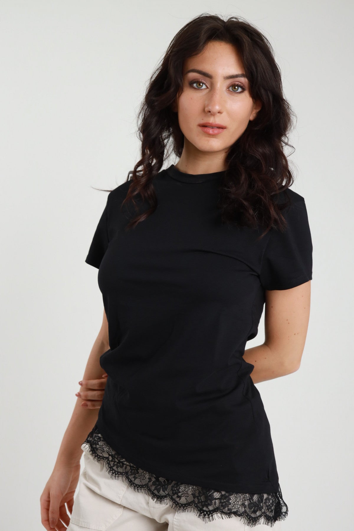 T-SHIRT CON RIPRESA + PIZZO
