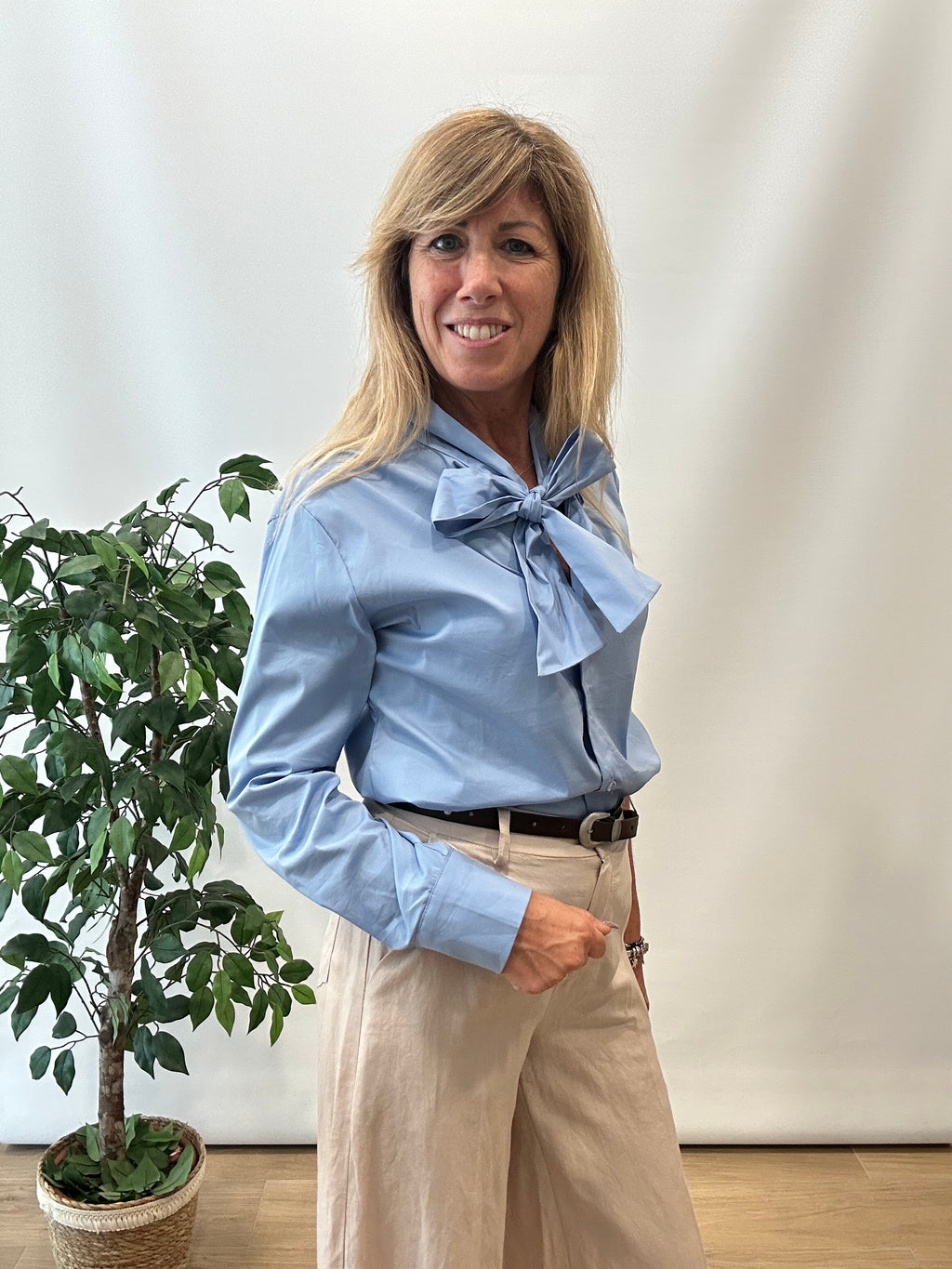 Camicia Donna Manica Lunga con Fiocco - Cotone Elegante