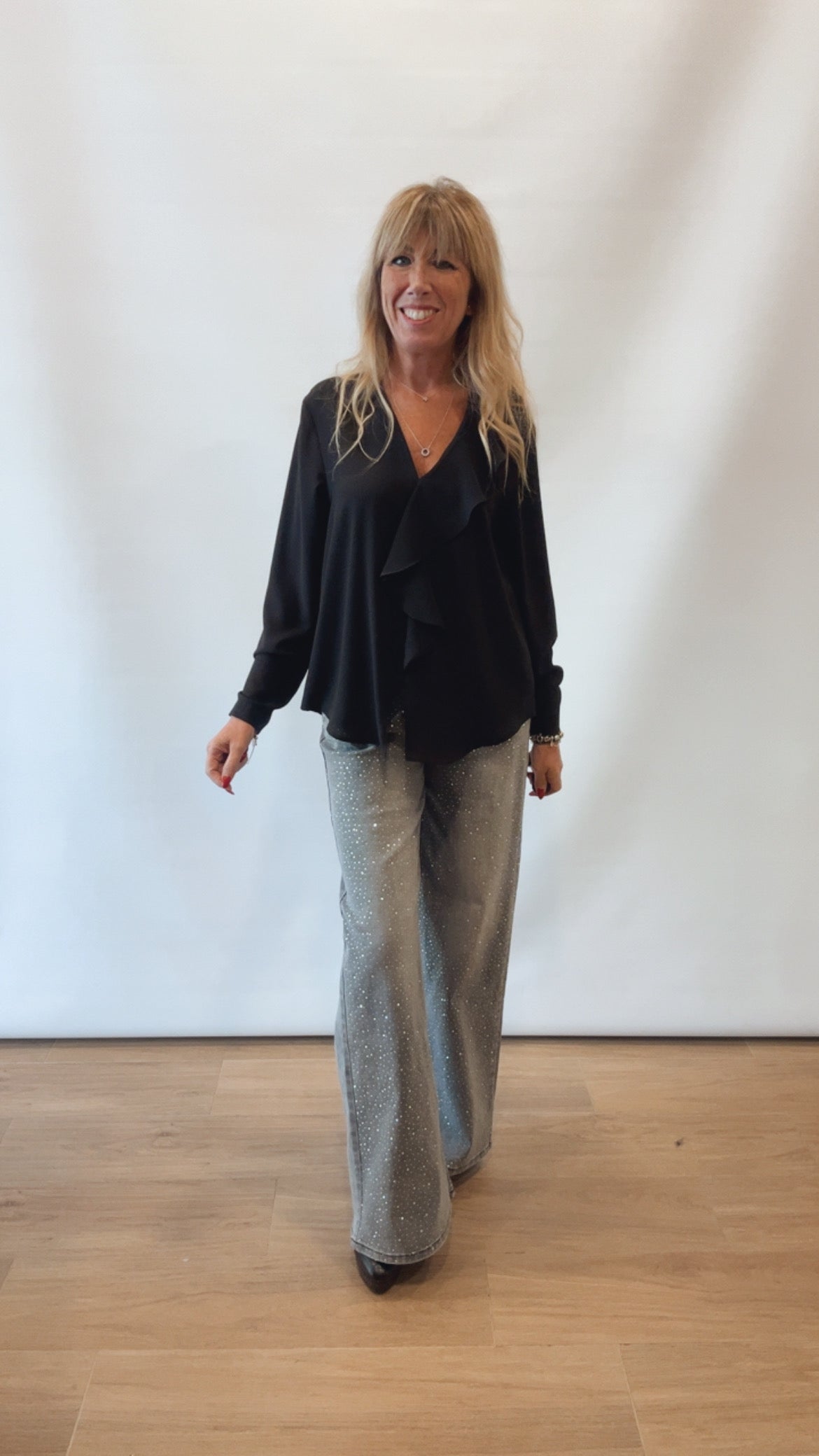 Blusa Donna con Volant e Spacco - Vestibilità Comoda Elegante
