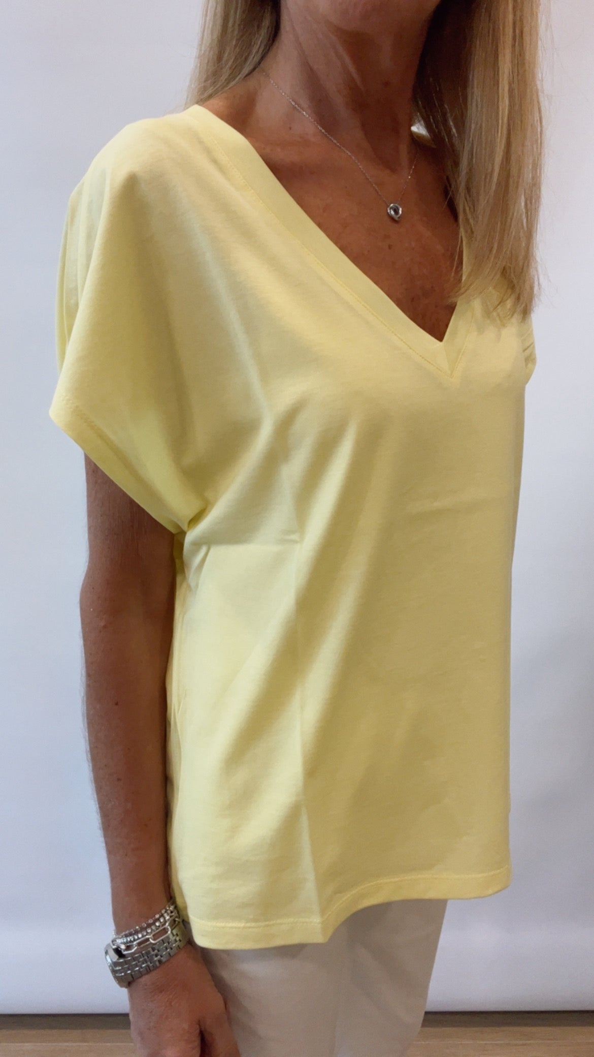 T-Shirt V