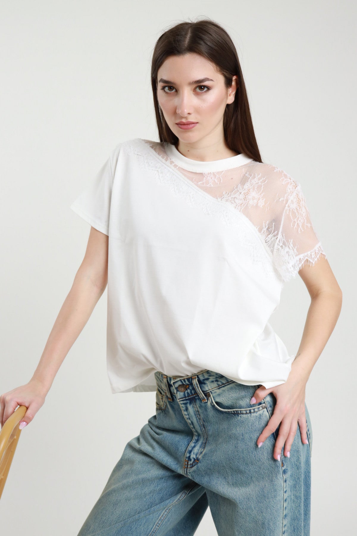T-SHIRT CON SPALLA IN PIZZO