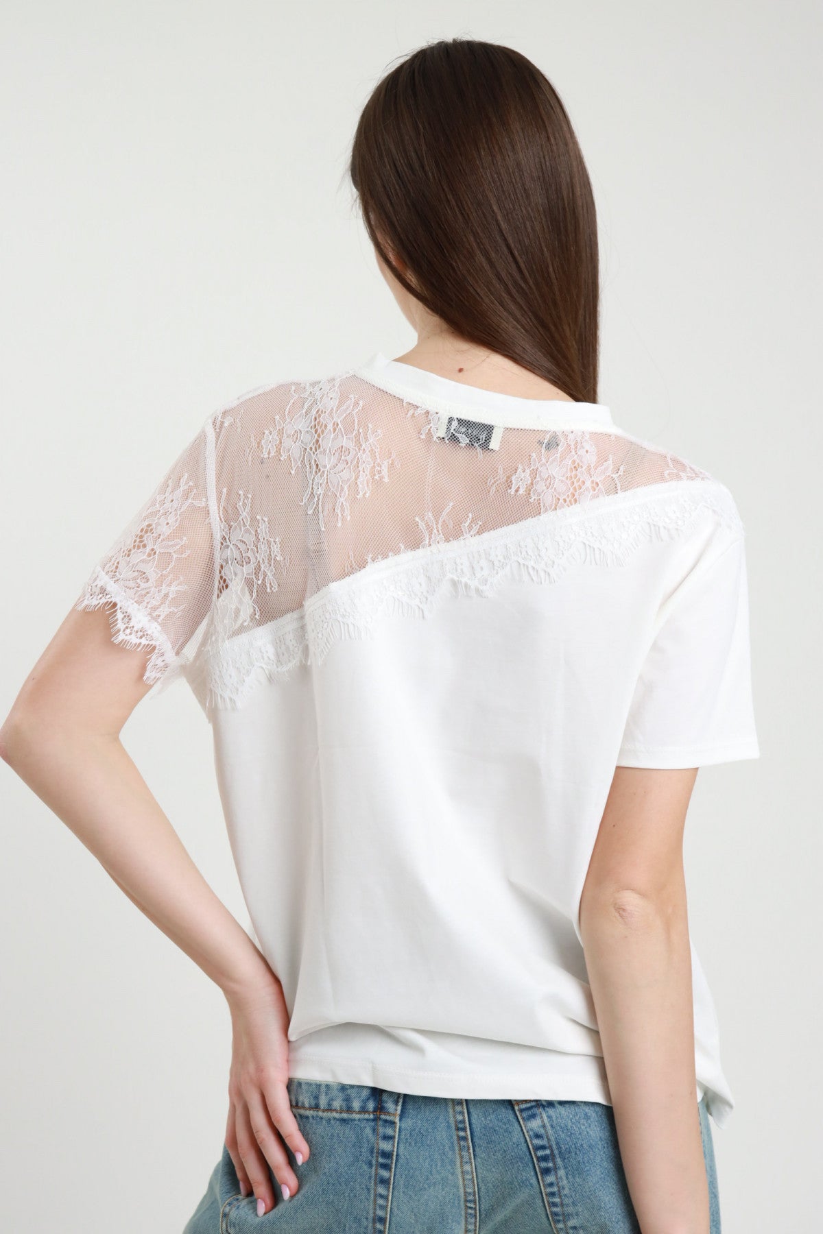 T-SHIRT CON SPALLA IN PIZZO
