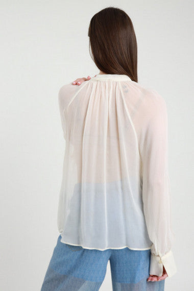 Blusa Georgette bottoncini